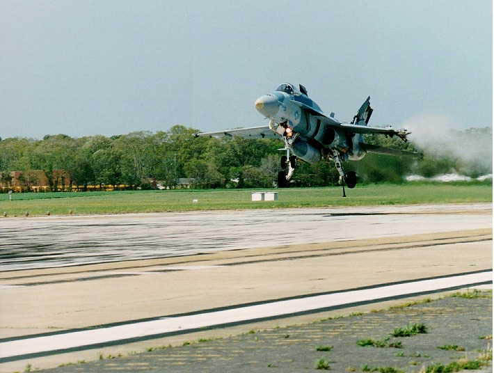 F-18 mid-air01
